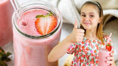 STRAWBERRY BANANA SMOOTHIE | just 4-ingredients 12 STRAWBERRY BANANA SMOOTHIE | just 4-ingredients